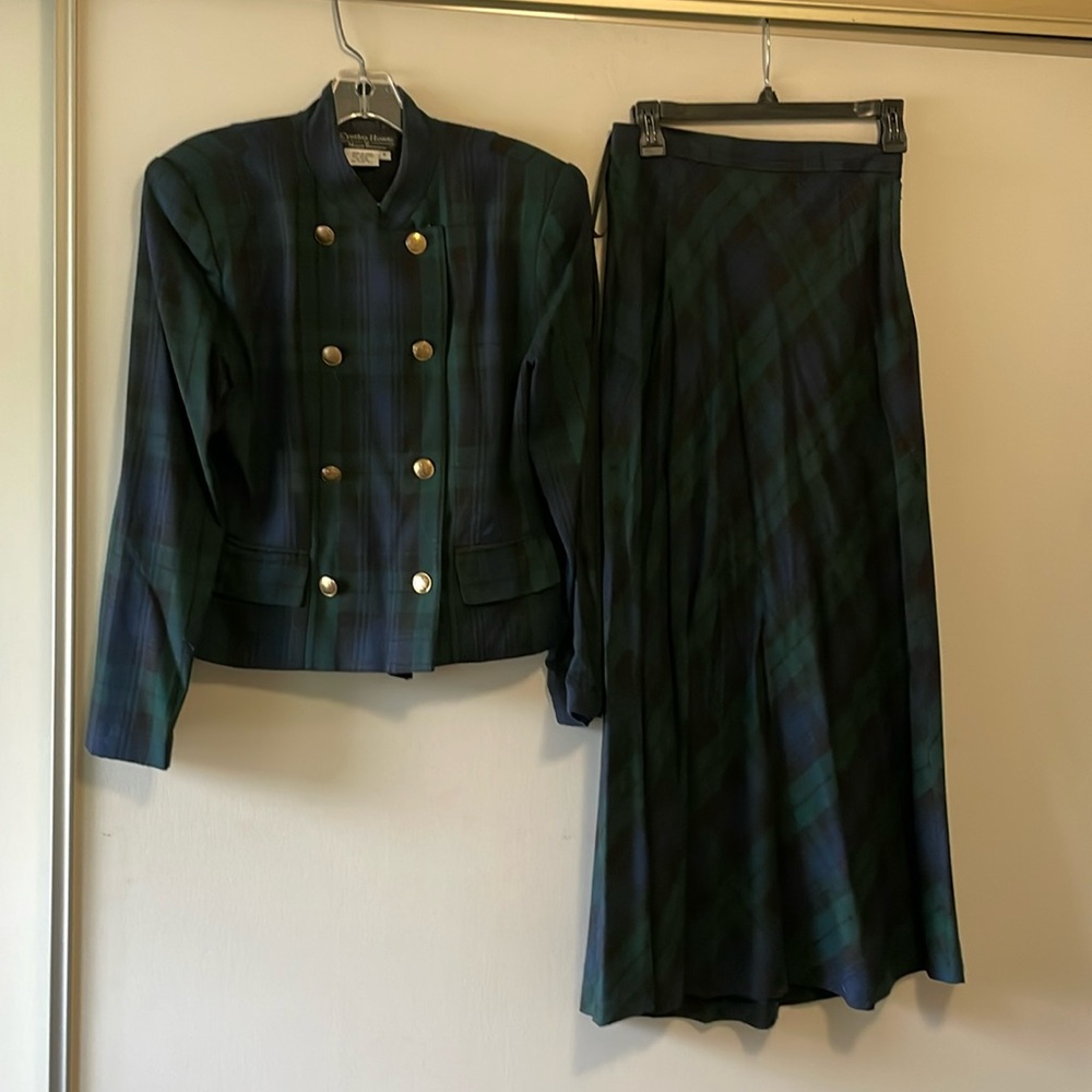 Women’s vintage watch plaid suit, size 6.